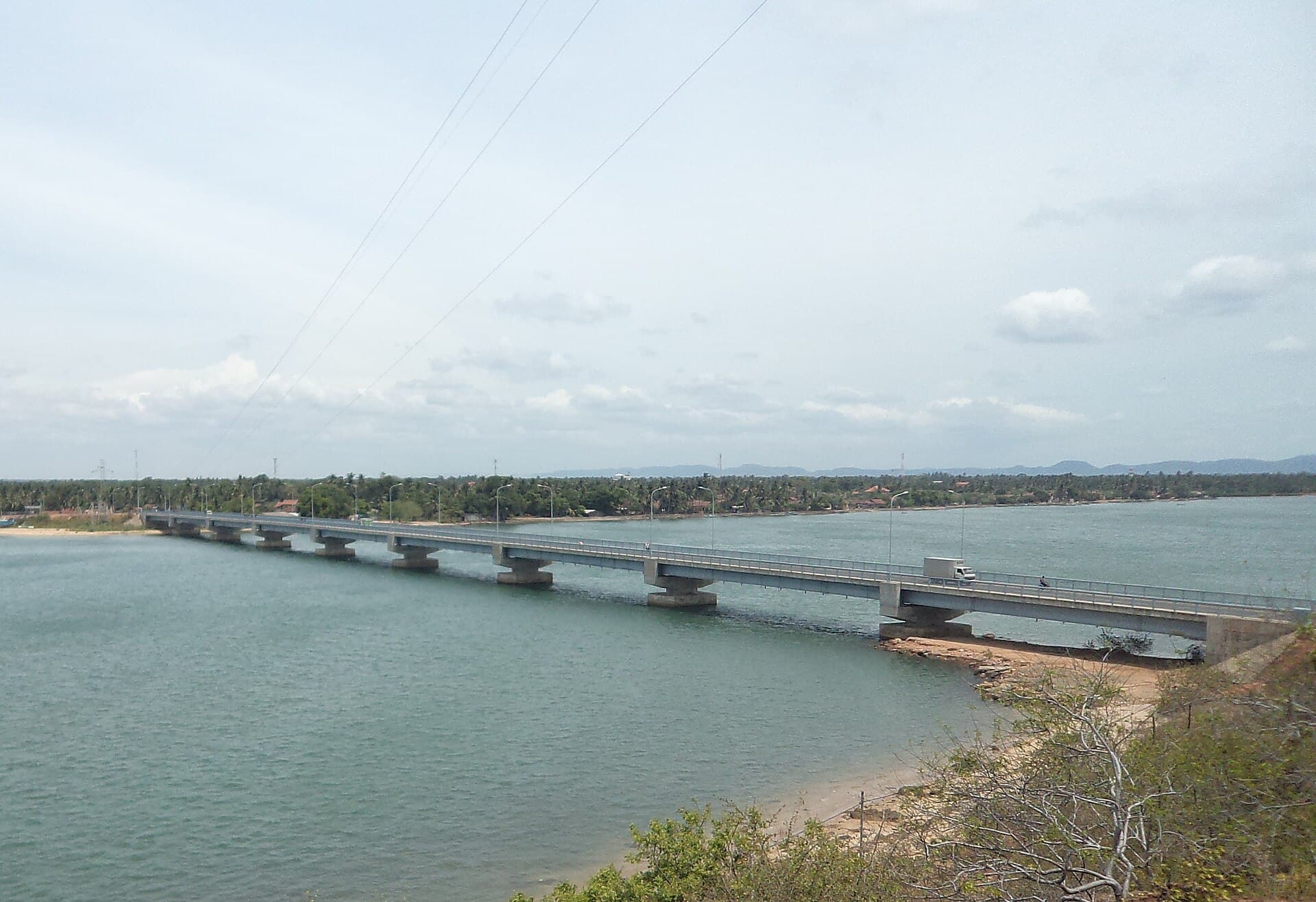 The Kinniya Bridge crossing the lagoon