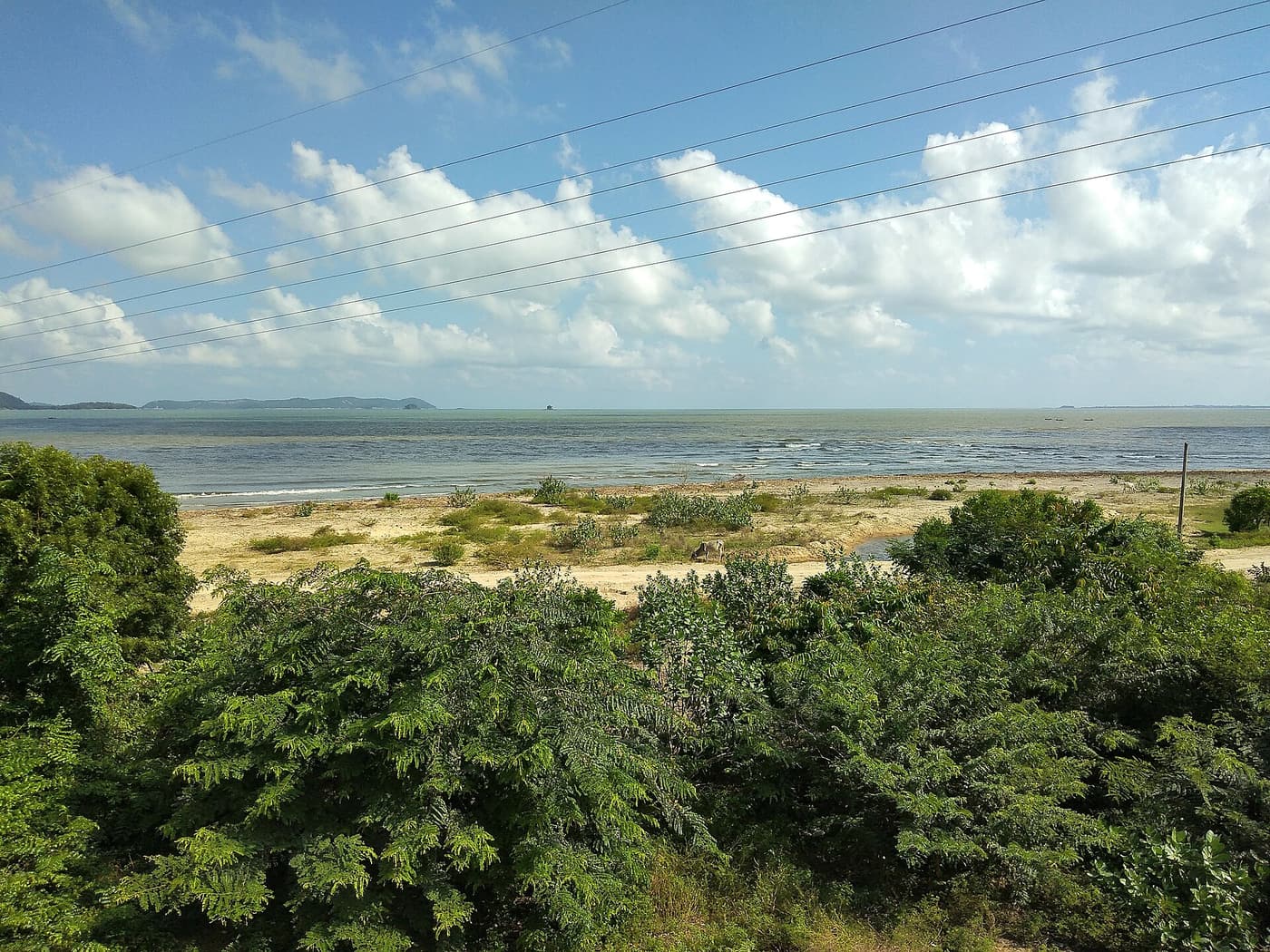The coast at Kinniya